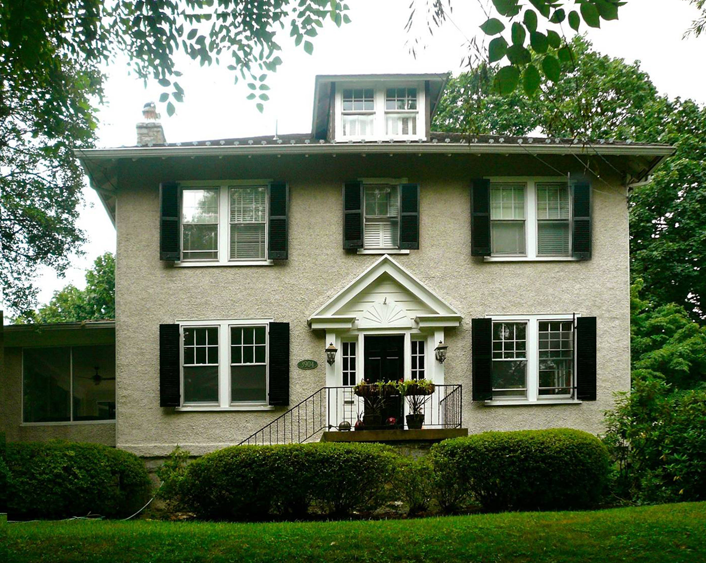 1918 Foursquare on Underwood St New Listing in the Town of Chevy Chase